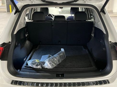 Used 2022 Volkswagen Tiguan SE image 34