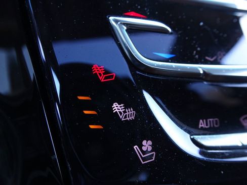 Used 2020 Cadillac Escalade Luxury image 41