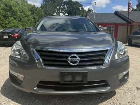 Used 2014 Nissan Altima 2.5 S FWD image 2