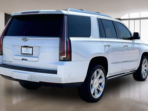 Used 2019 Cadillac Escalade Premium Luxury AWD/4WD image 2