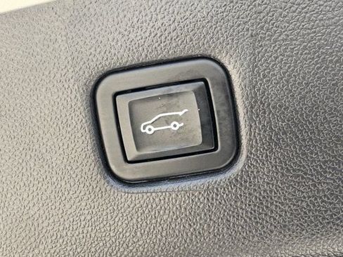 Used 2022 Chevrolet Blazer LT w/ Sound & Technology Package FWD image 36