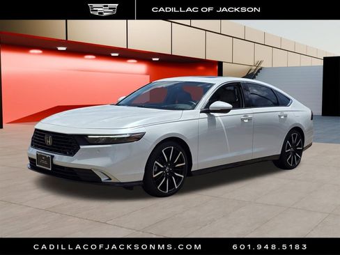 Used 2023 Honda Accord Touring image 1