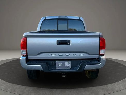 Used 2017 Toyota Tacoma SR5 image 5