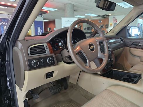 Used 2014 Chevrolet Suburban LS w/ All-Star Edition AWD/4WD image 8