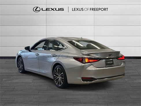 Used 2025 Lexus ES 300h w/ Premium Package image 5