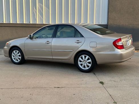 Used 2004 Toyota Camry XLE image 8