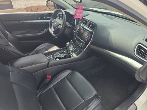 Used 2022 Nissan Maxima SV w/ Floor Mat Group image 10