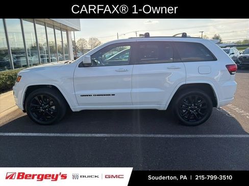 Used 2022 Jeep Grand Cherokee Laredo X image 3