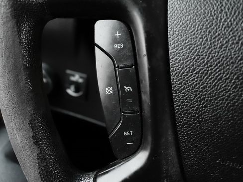 Used 2015 Chevrolet Express 4500 image 27