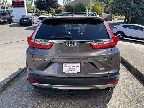 Used 2018 Honda CR-V Touring image 5