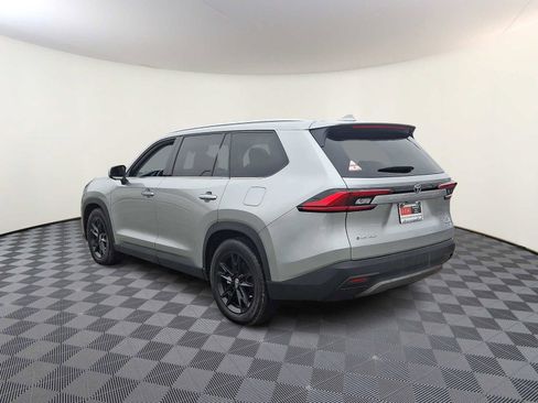 Used 2024 Toyota Grand Highlander Limited image 9