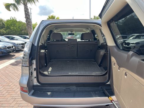 Used 2016 Lexus GX 460 w/ Navigation Package AWD/4WD image 34