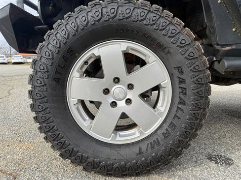 Used 2016 Jeep Wrangler Unlimited Sport image 33