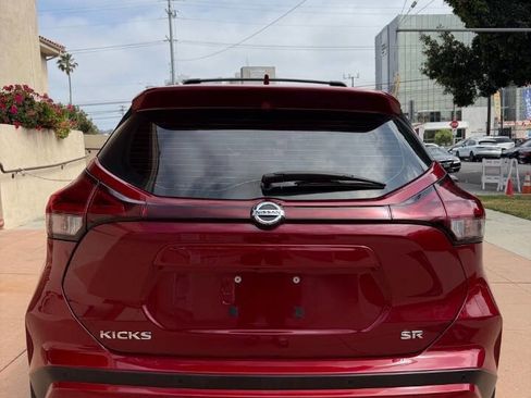 Used 2021 Nissan Kicks SR w/ Exterior Package FWD image 8