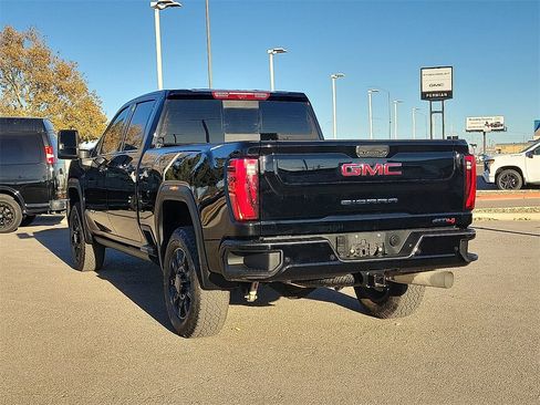 Used 2025 GMC Sierra 2500 AT4 w/ AT4 Premium Plus Package image 8