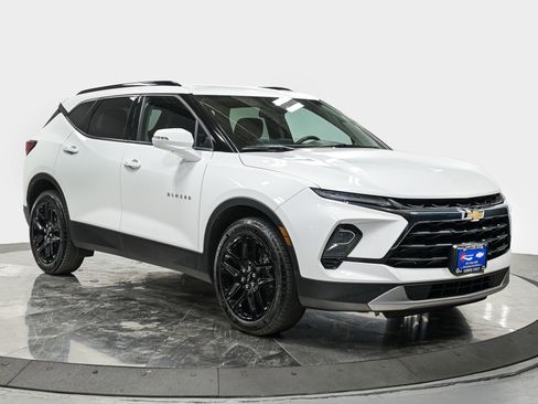 Used 2023 Chevrolet Blazer LT image 9