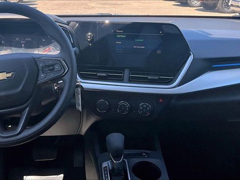 New 2026 Chevrolet Trax LS w/ LS Convenience Package FWD image 6