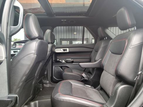 Used 2023 Ford Explorer ST-Line w/ Class IV Trailer Tow Package AWD/4WD image 17