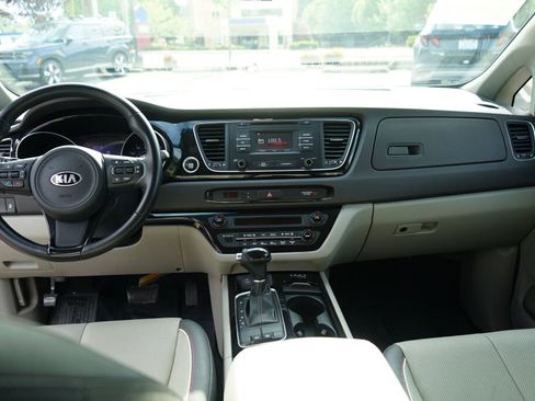 Used 2015 Kia Sedona EX FWD image 21