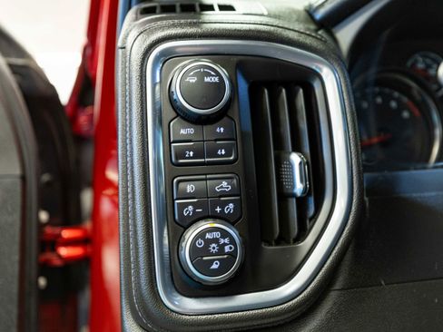 Used 2021 Chevrolet Silverado 2500 LTZ w/ LTZ Convenience Package AWD/4WD image 11