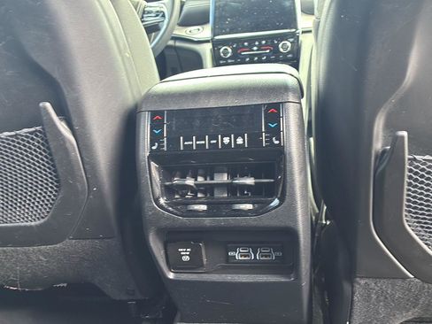 Used 2023 Jeep Grand Cherokee Overland w/ Luxury Tech Group IV AWD/4WD image 11