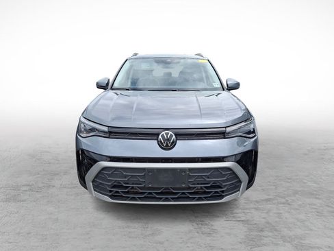 Used 2025 Volkswagen Taos SE AWD/4WD image 2