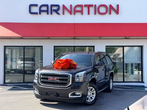 Used 2017 GMC Yukon SLT AWD/4WD image 2