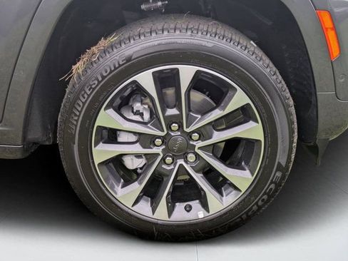 New 2025 Jeep Grand Cherokee Overland w/ Luxury Tech Group IV image 9