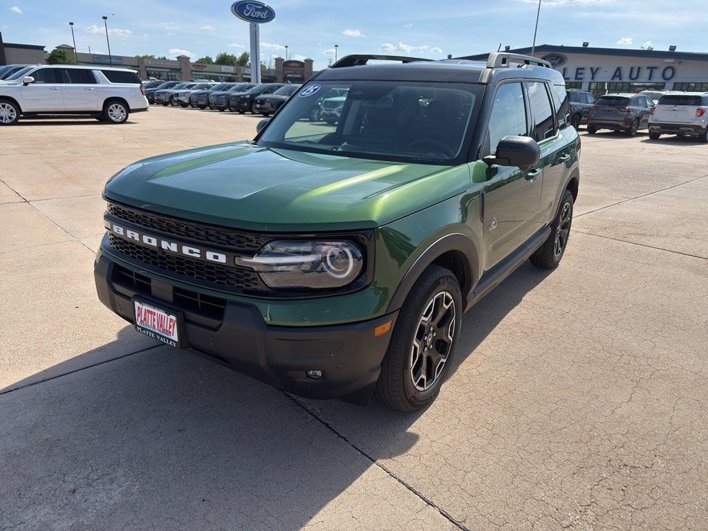 Used 2025 Ford Bronco Sport Outer Banks w/ Outer Banks Tech Package+ AWD/4WD image 1