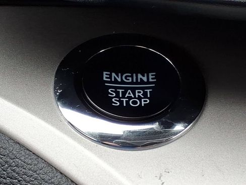 Used 2024 Ford Explorer XLT w/ Equipment Group 202A AWD/4WD image 21