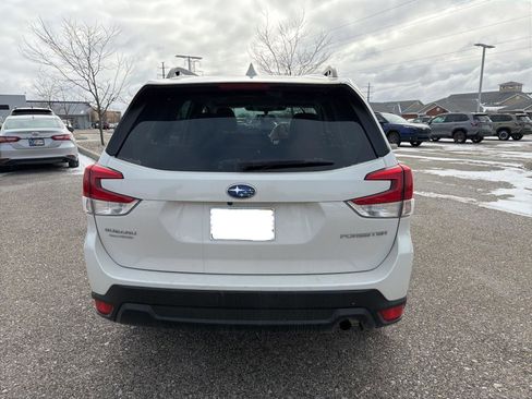 Certified 2023 Subaru Forester Premium image 10