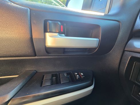 Used 2019 Toyota Tundra SR5 w/ SR5 Upgrade Package RWD image 18