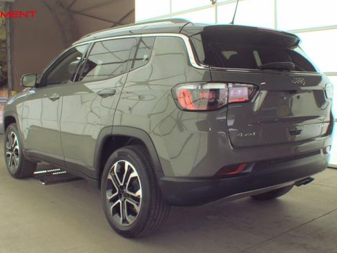 Used 2022 Jeep Compass Limited image 3