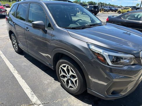 Used 2021 Subaru Forester Premium AWD/4WD image 3