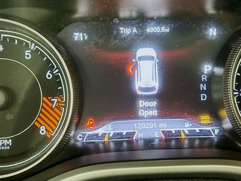 Used 2015 Jeep Cherokee Trailhawk w/ Comfort/Convenience Group AWD/4WD image 12