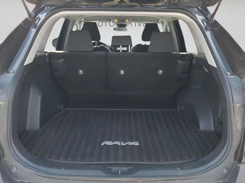 Used 2021 Toyota RAV4 LE image 21