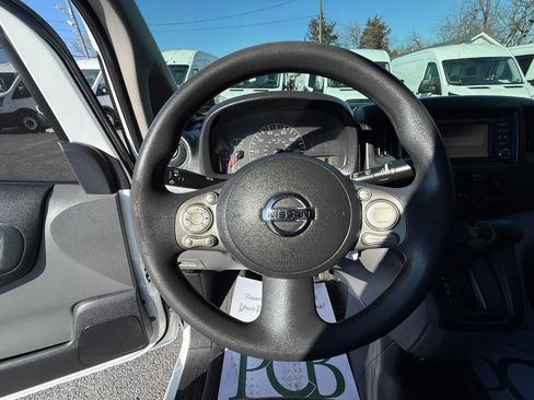 Used 2017 Nissan NV200 SV w/ Technology Package image 6