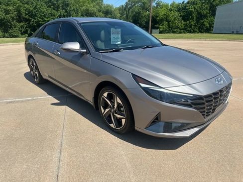 Used 2023 Hyundai Elantra Limited FWD image 1