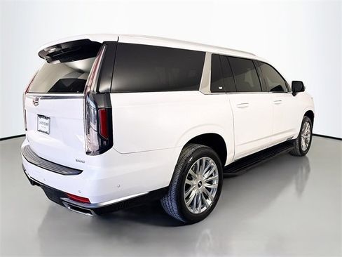 Used 2021 Cadillac Escalade ESV Premium Luxury image 5
