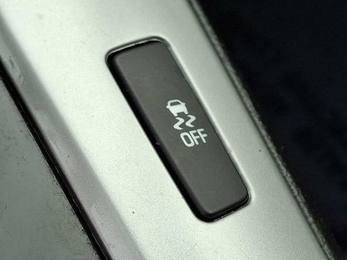 Used 2013 Chevrolet Cruze LS FWD image 25