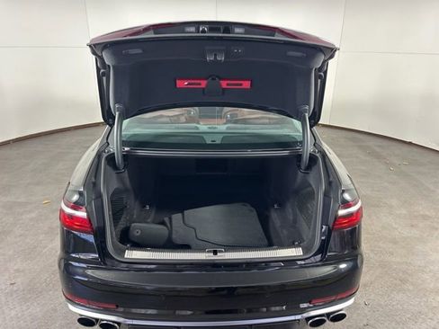 Used 2023 Audi S8 w/ S8 Comfort Plus Package AWD/4WD image 18