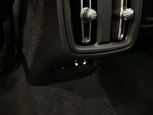 Used 2026 Volvo XC40 B4 Plus w/ Climate Package image 28