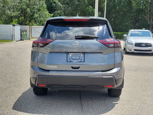 Certified 2025 Nissan Rogue SV FWD image 6