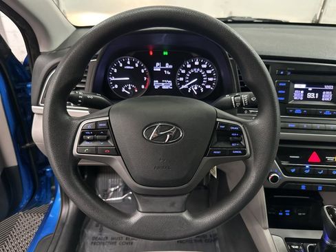 Used 2017 Hyundai Elantra SE FWD image 14