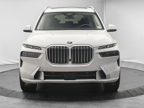 Used 2023 BMW X7 xDrive40i w/ Dynamic Handling Package image 2