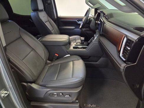 Used 2025 GMC Sierra 1500 Denali AWD/4WD image 16