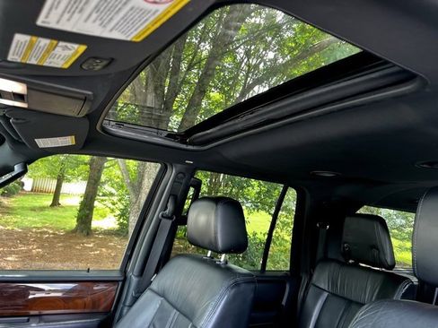 Used 2017 Lincoln Navigator L Select image 46