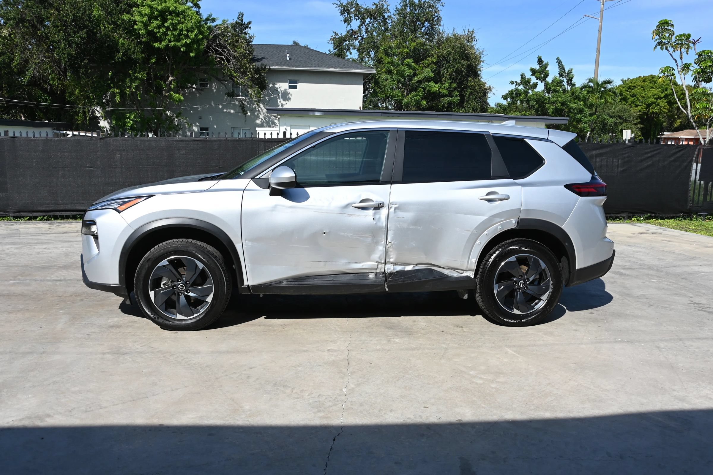Used 2025 Nissan Rogue SV AWD/4WD image 8