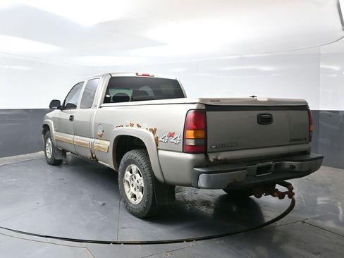Used 2001 Chevrolet Silverado 1500 LS w/ Firm Ride Suspension Pkg AWD/4WD image 9