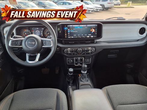 Used 2025 Jeep Wrangler Unlimited Sahara AWD/4WD image 9